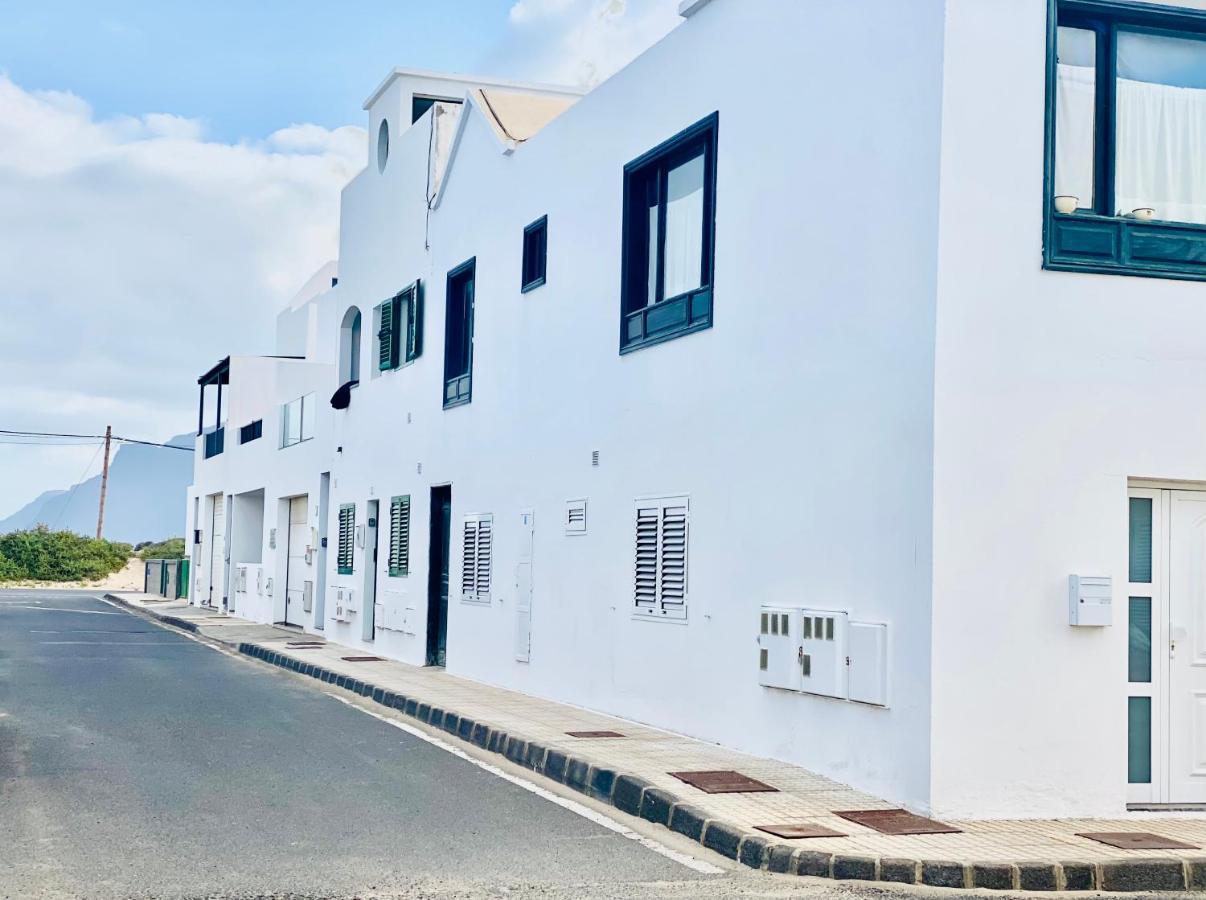 Canaryislandshost l Famara Surfer Exterior foto