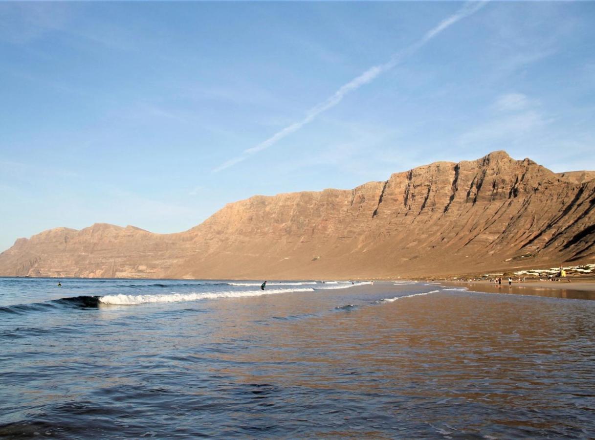 Canaryislandshost l Famara Surfer Exterior foto