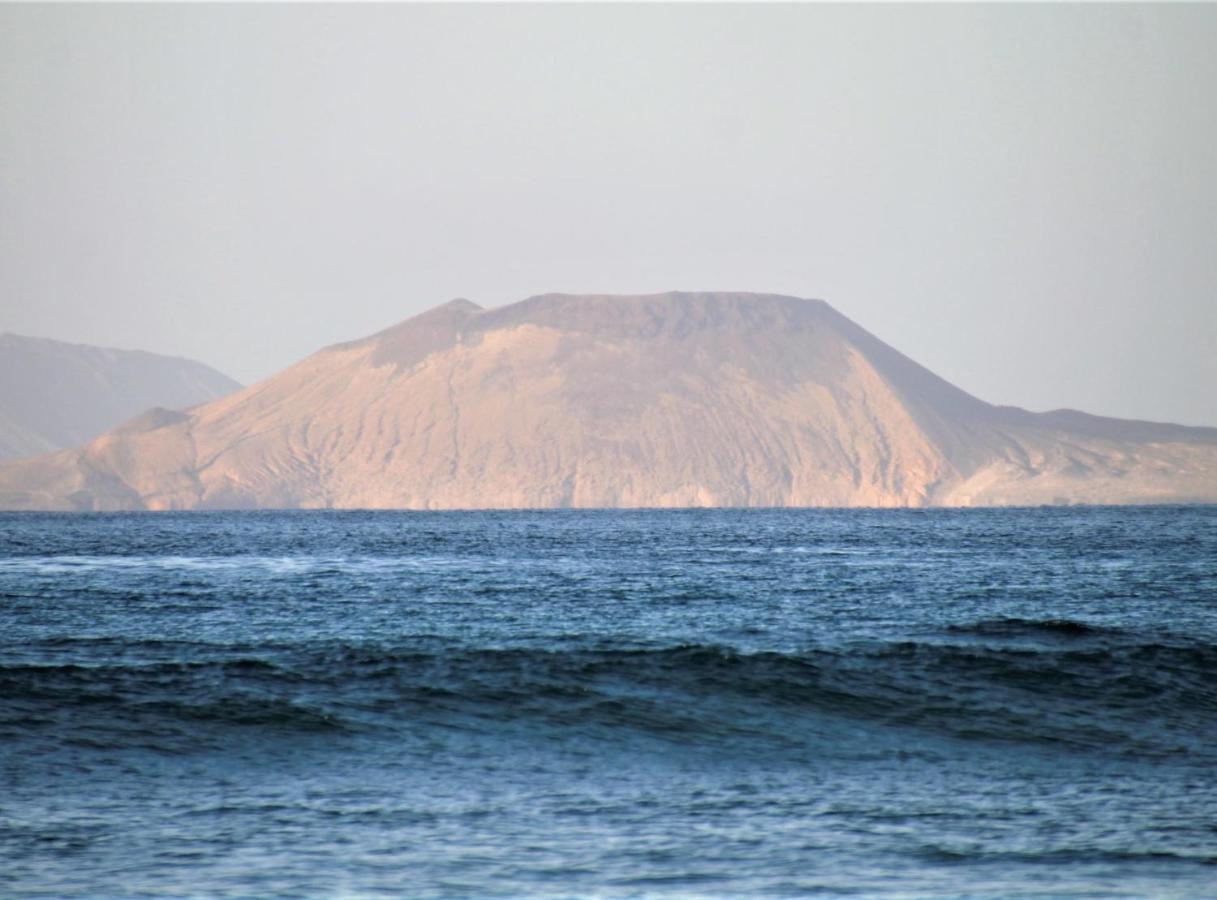 Canaryislandshost l Famara Surfer Exterior foto